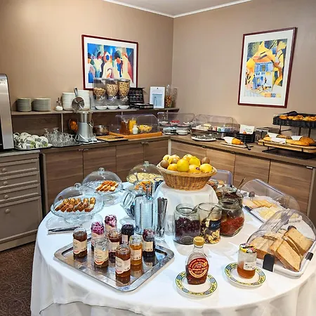 Soleil Et Jardin Hotel 3*